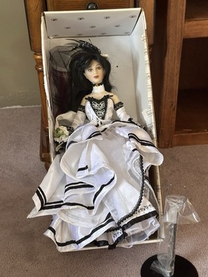 Ashton-Drake  Enchanted Fantasy  Bride Doll by Nene Thomas w/ COA & Box