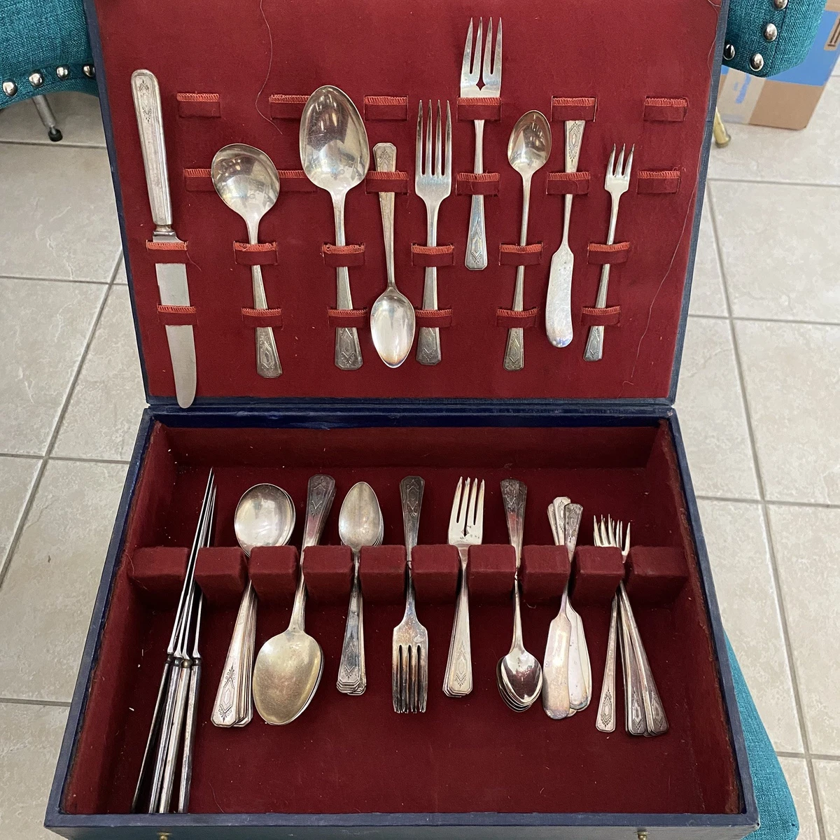 Wm. Rogers An Art Deco 1900-1940 Antique US Silver-Plated Flatware