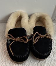 Minnetonka Women's Alpine Sheepskin Fur Moccasin Slippers Black Size US 10- 3370