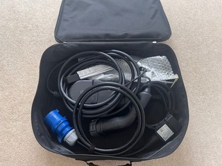 GENUINE AUDI E TRON CHARGING CABLE A3 A7 Q7 Q5 A8 3PIN CHARGER USED ONCE! W/ BAG