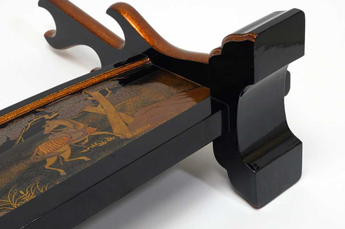 Espada de laca Nashiji dorada soporte levantado oro Makie que representa pinos y caballos - Imagen 22 de 24