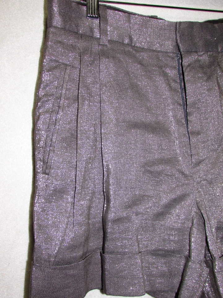Pantalones Cortos de Vestido CATHERINE MALANDRINO Gris Brillo con Puños Plisados Talla 42 Foto 4 de 4