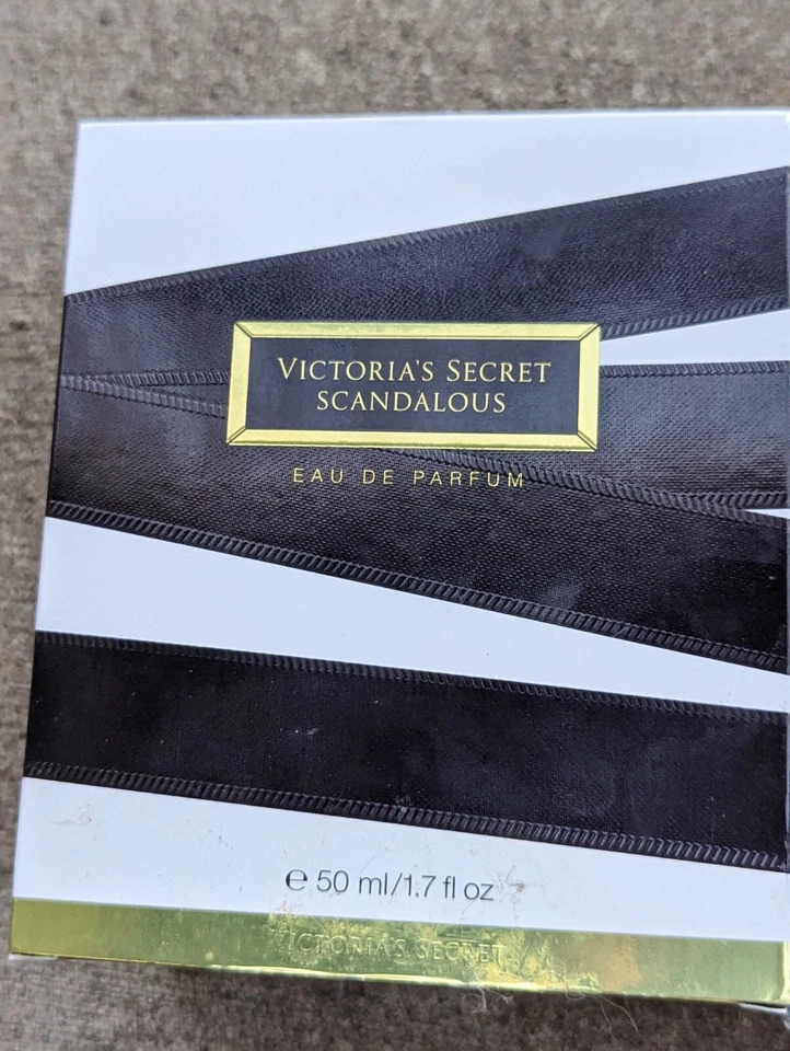 Lote VICTORIA'S SECRET PERFUME EAU FLOR SALVAJE ESCANDALOSO Y SALVAJE 1,7 oz 50 ml NUEVO Foto 2 de 4