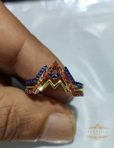Exclusivo Anillo de Compromiso Mujer Maravilla 0.30CT Granate y Azul Corte Redondo Dos Tonos - Imagen 4 de 9