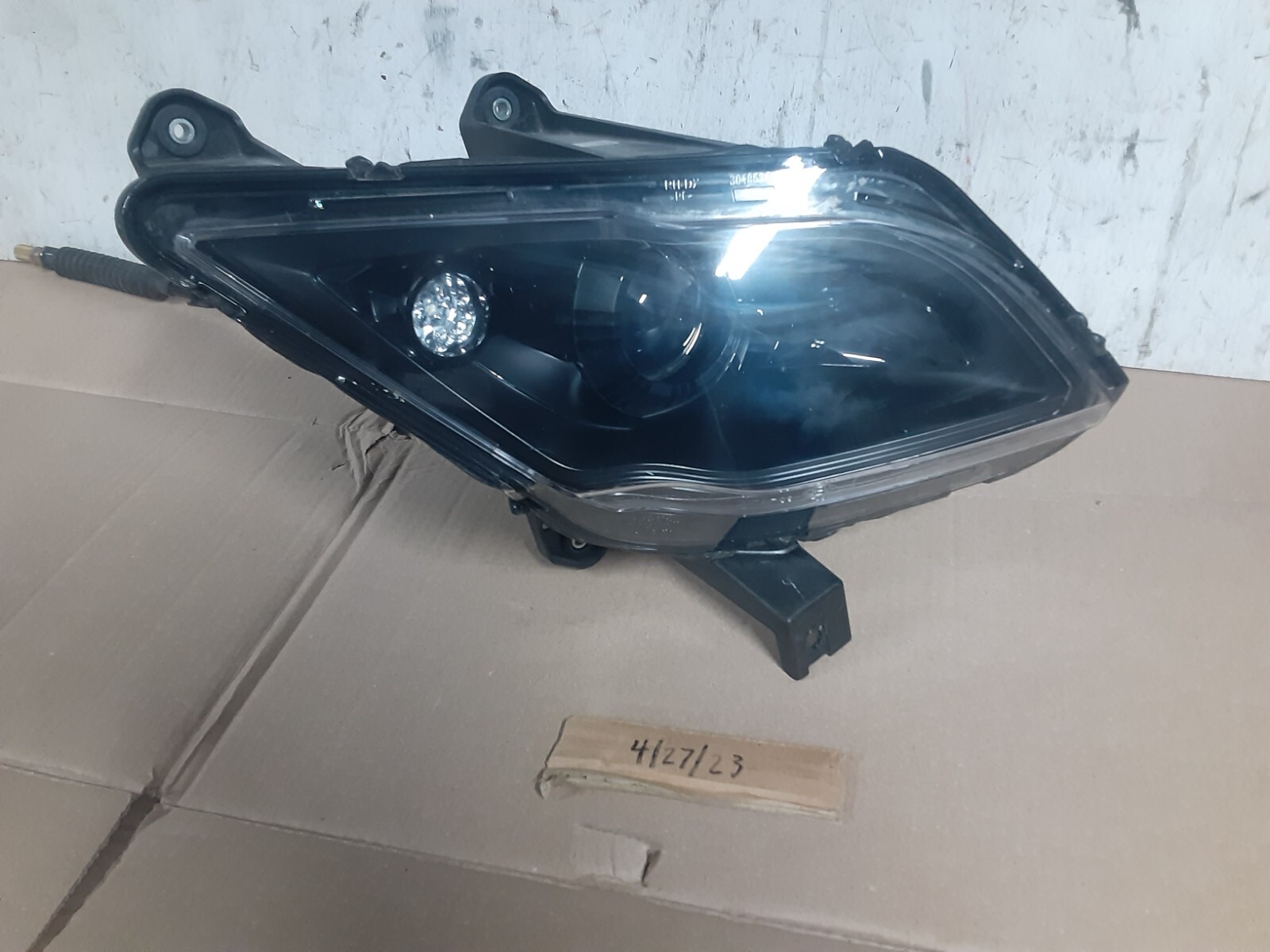 Can-Am OEM Bi Halogen Beam Headlight right Side 710005698 Spyder  