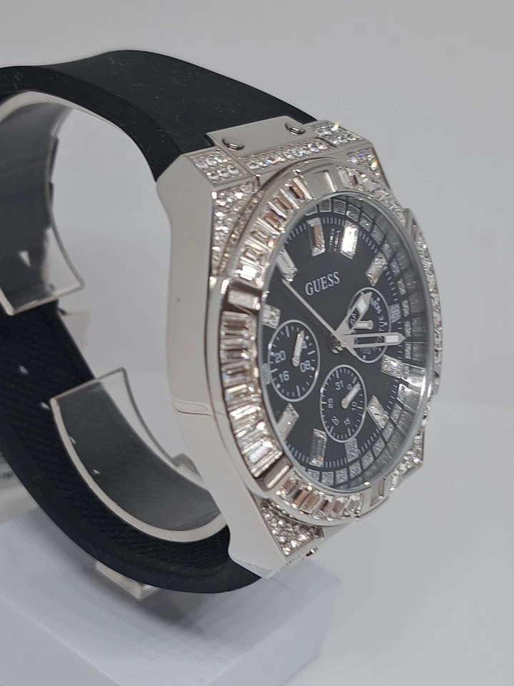 Orologio uomo GUESS acciaio Argento e zirconi con cinturino gomma Nero GW0208G1  - Immagine 4 di 4