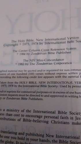 NIV BIBLE CENTER COLUMN REFERENCE SYSTEM 1984 TEXT HARD COVER WIDE MARGINS - Picture 5 of 10