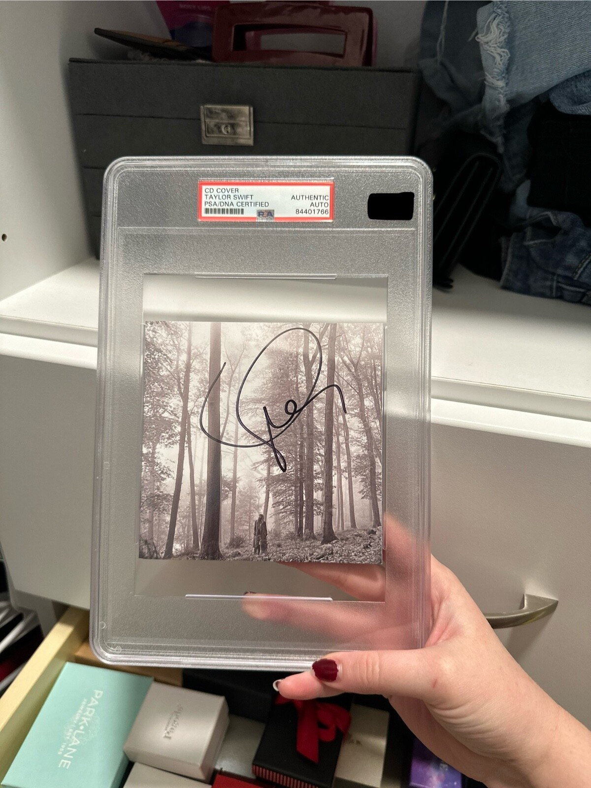 TAYLOR SWIFT Folklore CD & Signed LONG SIG HEART Autograph CD Cover PSA DNA COA