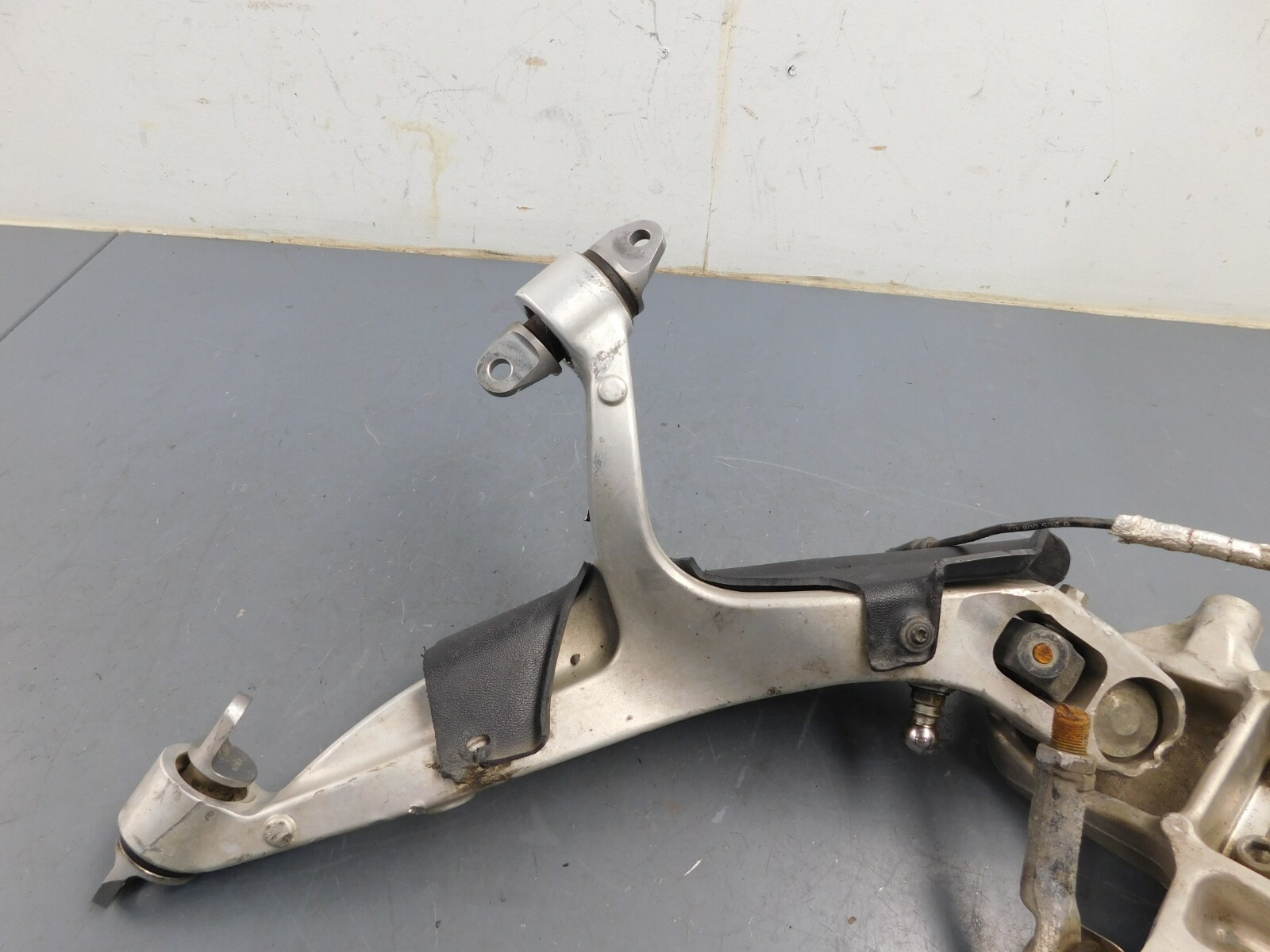 2016 17 18 19 20 McLaren 570GT 570 Left Front Hub Knuckle Control Arm #1503 X5