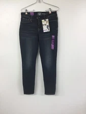 Signature by Levi’s Gold Label Women’s Totally Shaping Mid Rise Skinny Jeans 6S