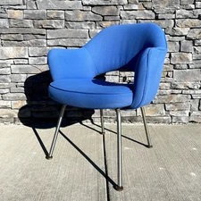 Vintage 1960s Knoll Saarinen Executive Arm Chair With Tubular Legs