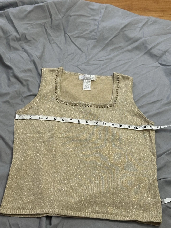Top para mujer Petite Sophisticate talla M con adornos en la parte delantera color dorado Foto 2 de 4