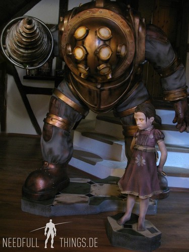 life size Big Daddy Bioshock statue lifesize no little sister rapture oxmox