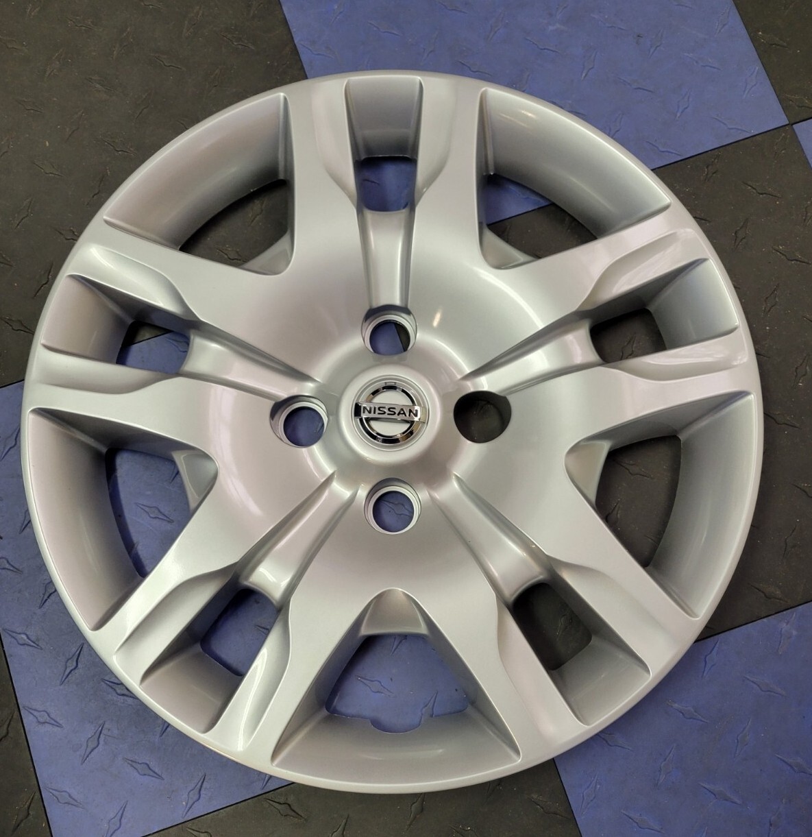 16" NEW HUBCAPS (4) FITS NISSAN SENTRA 20072013 4LUG AFTERMARKET OF H