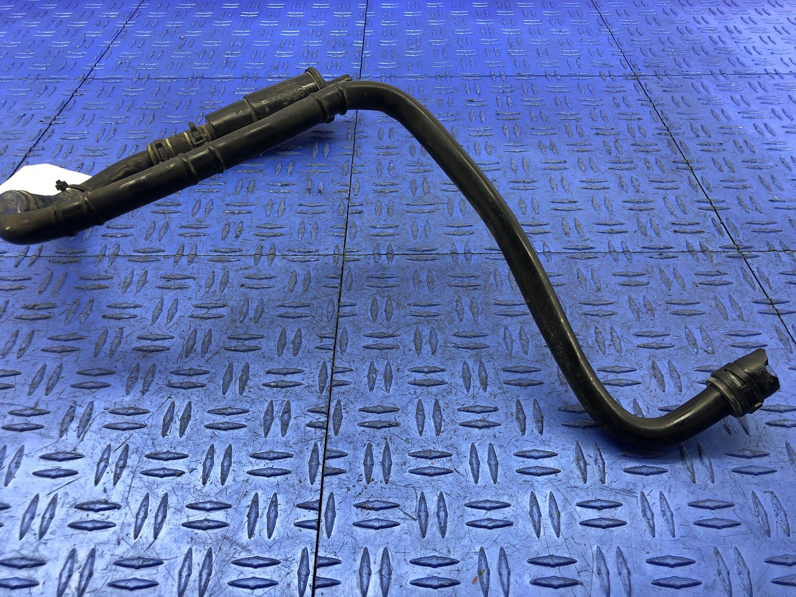 Audi R8 2008-2015 Oil cooler line P/N 427201384