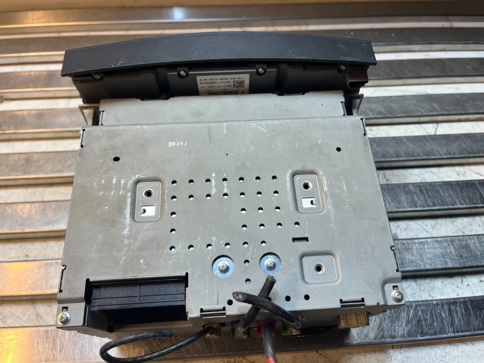 Mercedes-Benz W212 Navigation GPS Navi Radio A2129008524 - Bild 3 von 4