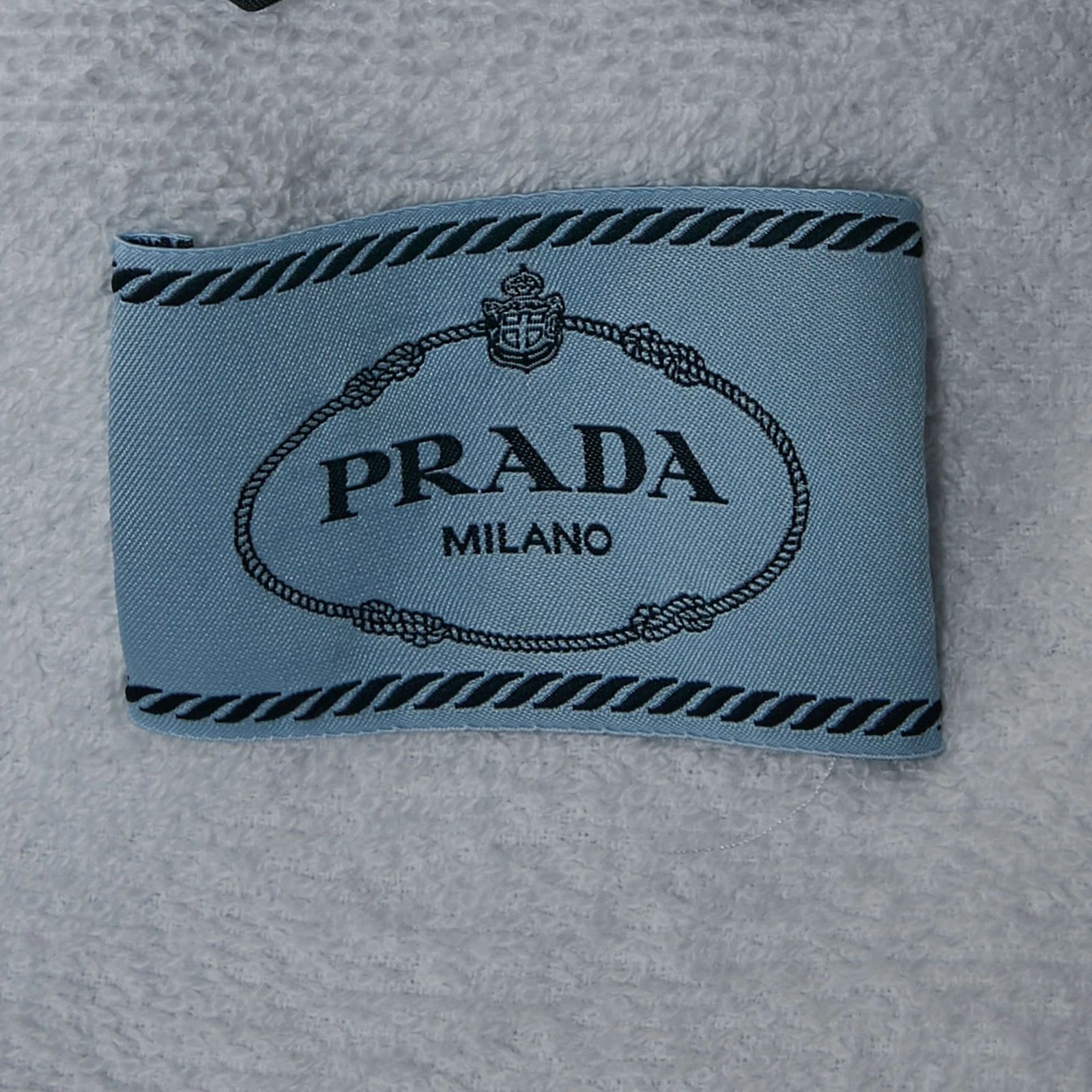 Giacca con cappuccio Prada bianca Terry cotone triangolo metallo logo S