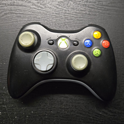 Microsoft Xbox 360 Wireless Controller Black w/ Battery Pack
