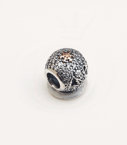 Genuine Pandora 2015 Black Friday Charm Snow Globe - limited edition - USB794200 - Picture 2 of 3
