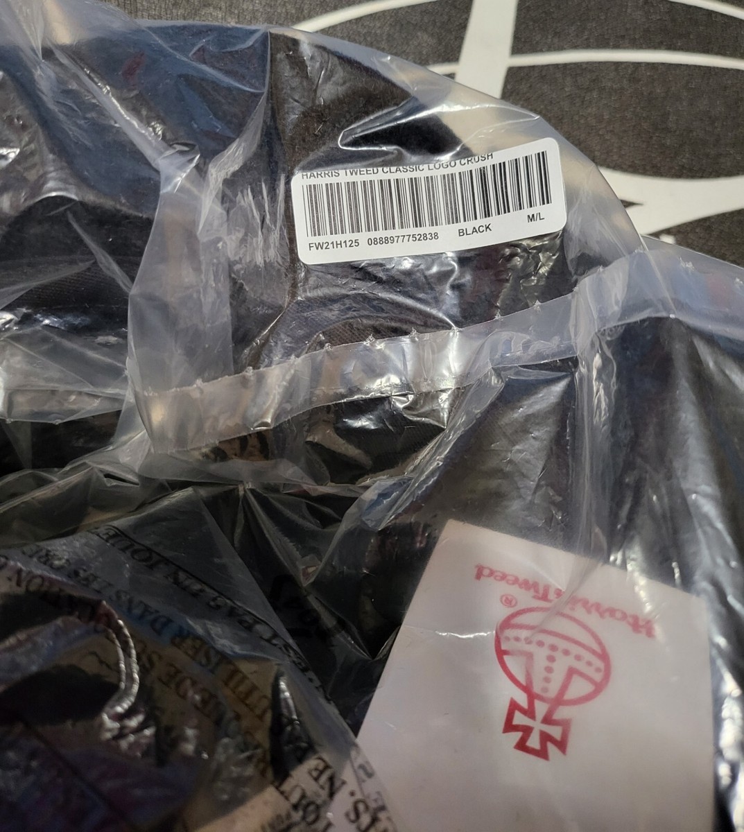 Supreme FW21/Harris Tweed Classic Logo Crusher/Black/Crusher Size