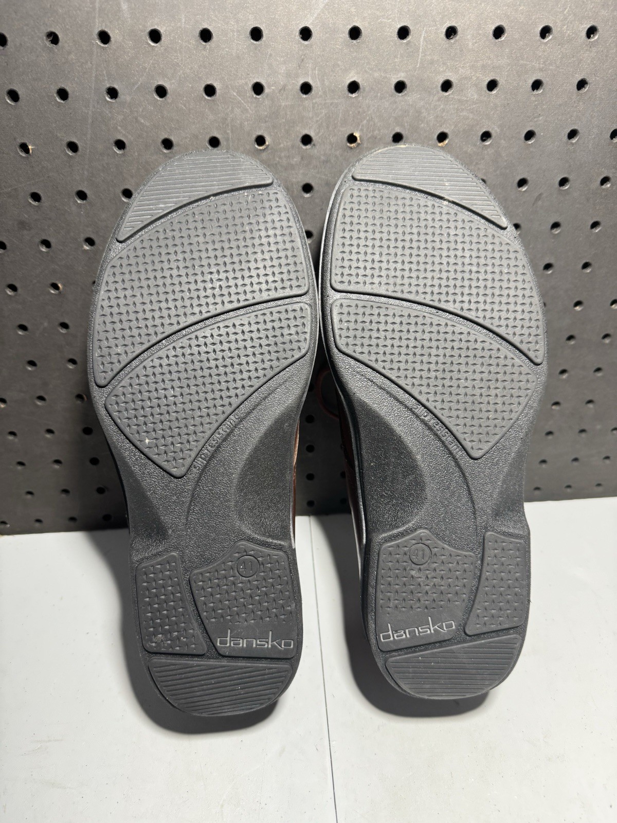 SAOLA Oxford Dansko 'josh' punta liscia derby in pelle di vitello anticato mogano taglia 41