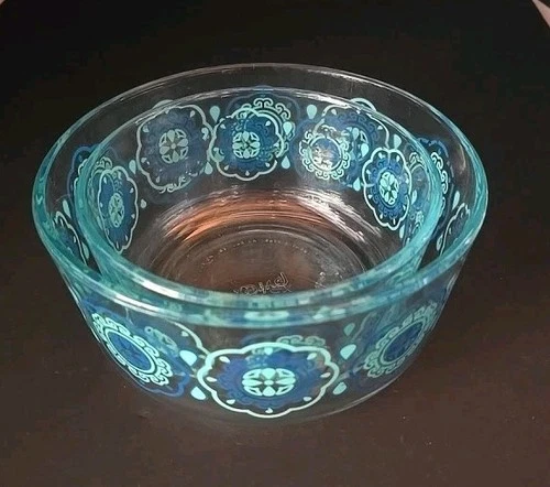 Two Vintage Pyrex Glass Mixing Bowl Aqua Turquoise Blue Pinwheel Design 7203