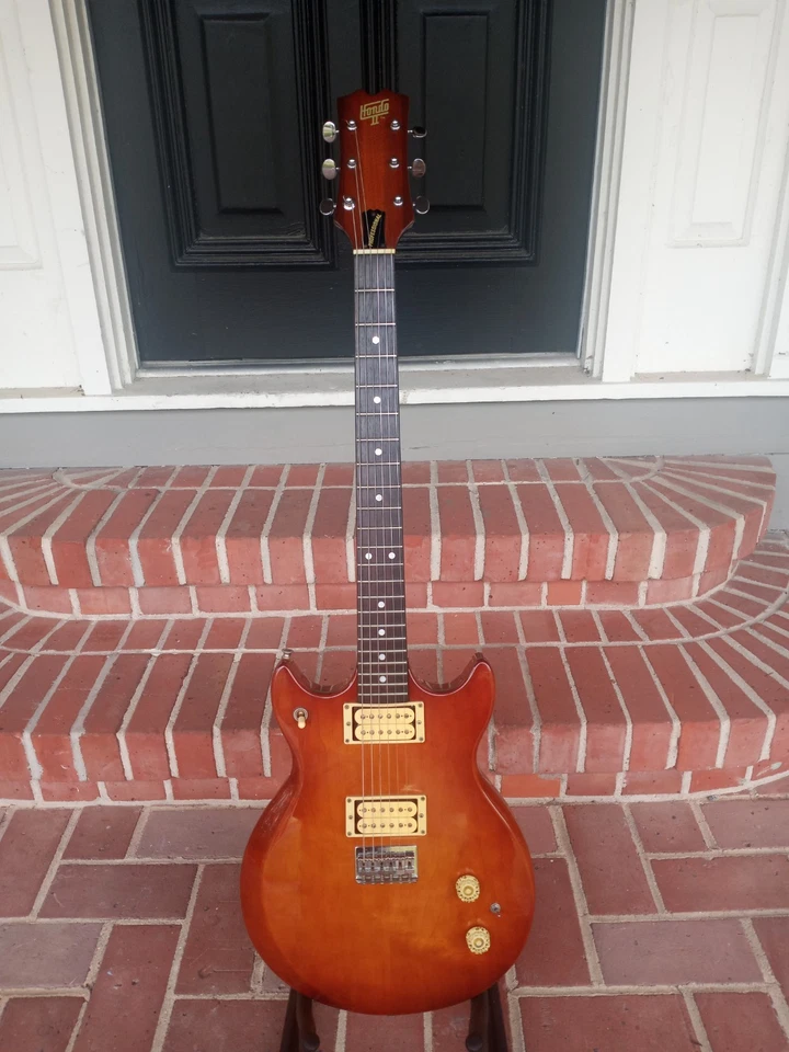 Hondo II 1980 Professional H1010 M.I.J en excelente estado y listo para jugar con estuche Foto 2 de 4