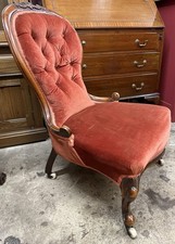 Elegant Victorian Mahogany Frame Button Back Nursing Chair