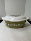 Vintage 1972 Pyrex 1.5 qt Oval Casserole Dish with Lid “Spring Blossom Green”