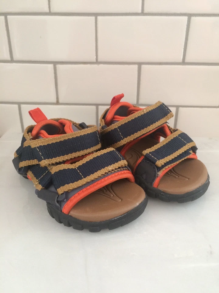 Lote de sandalias de agua Baby Gap Boys Foto 2 de 4