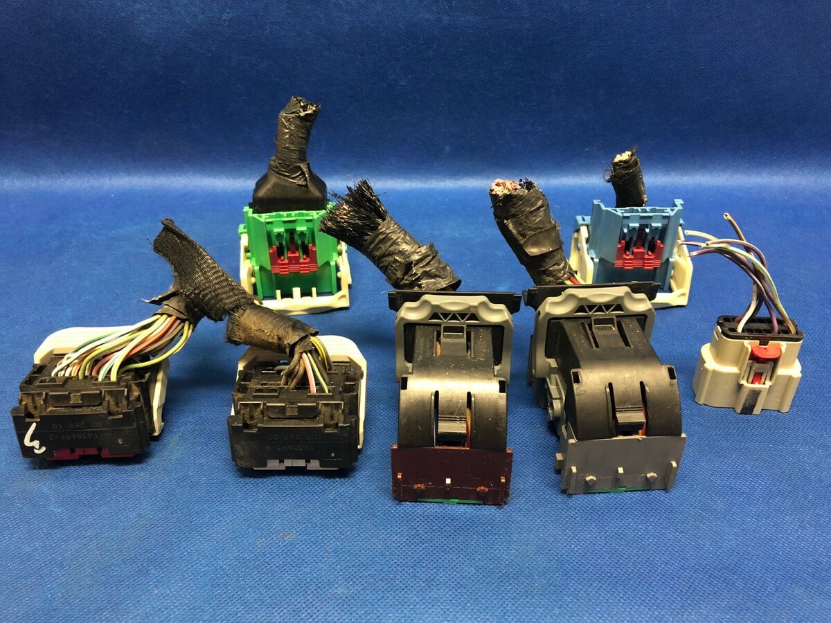 WIRING HARNESS PLUG CONNECTOR 08 JOURNEY TOWN & COUNTRY Fuse WIRING HARNESS PLUG CONNECTOR 08 JOURNEY TOWN & COUNTRY Fuse
