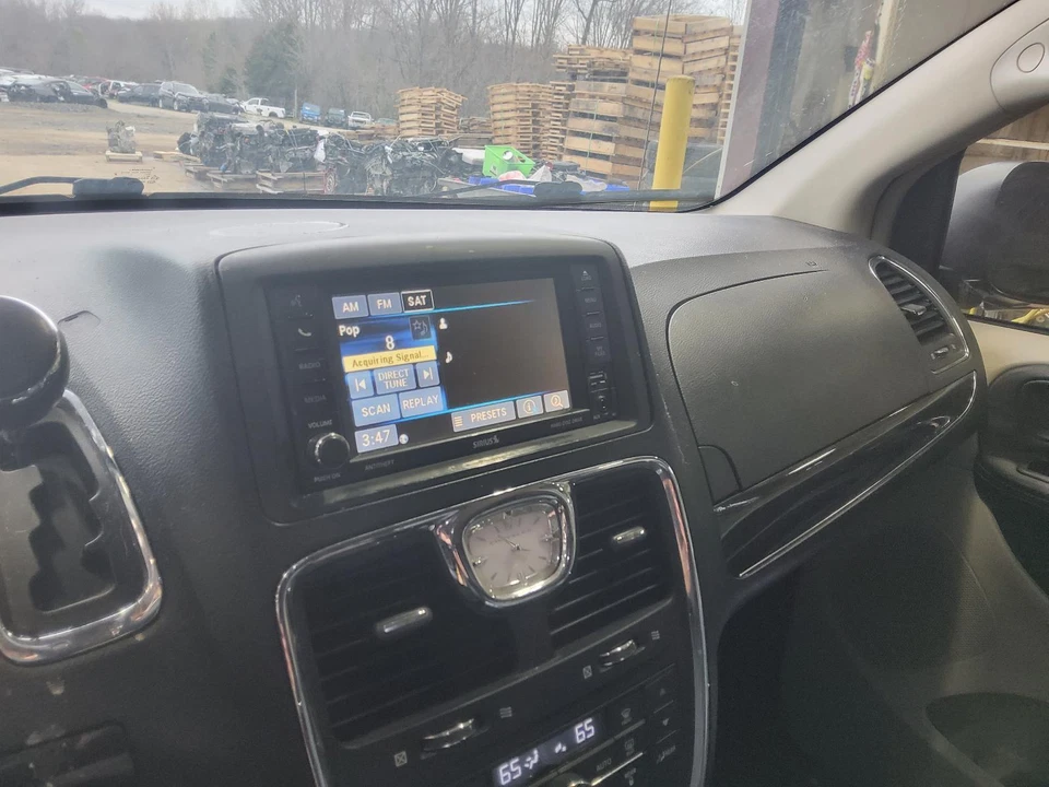 Conjunto de faros derechos usados se adapta a: Chrysler Town & Country 2014 exc. automático Foto 4 de 4