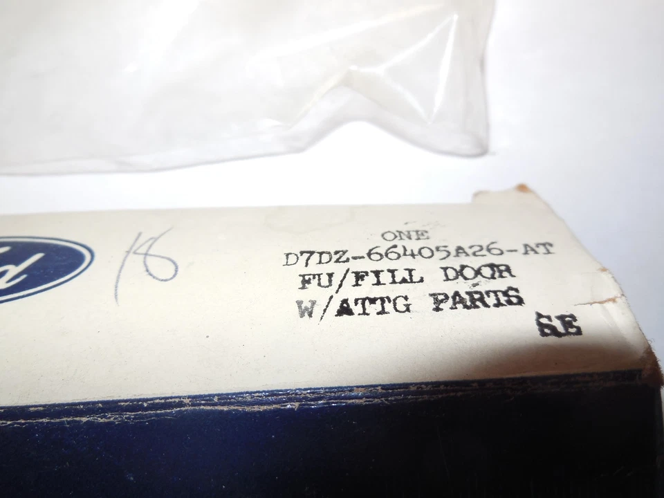 Ford Granada 1977 1979 1980 cubierta de puerta de combustible nuevo de lote Foto 3 de 3
