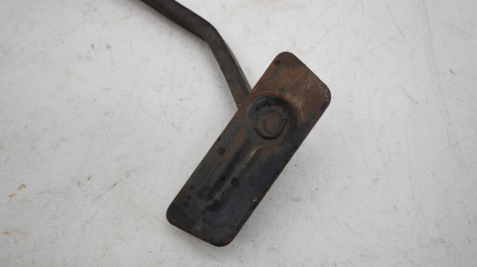 Ford Mustang Mercury Cougar 1967-1968 pedal de freno, transmisión automática. Foto 3 de 4