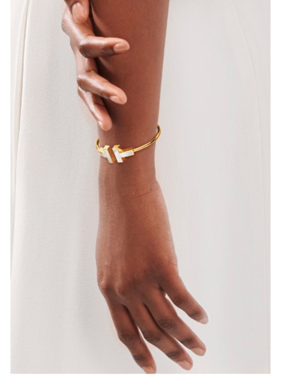 Tiffany T Wide Mother-of-Pearl Wire Bracelet in 18k Gold Medium