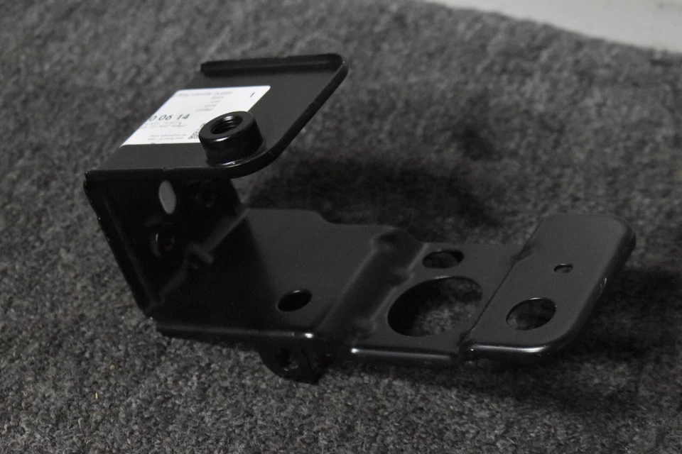 Mercedes Benz CLS 63 AMG 2014-2018 4MATIC SOPORTE DE MONTAJE DELANTERO FABRICANTE DE EQUIPOS ORIGINALES Foto 3 de 4