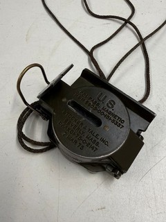 VINTAGE US MILITARY STOCKER & YALE COMPASS MAGNETIC
