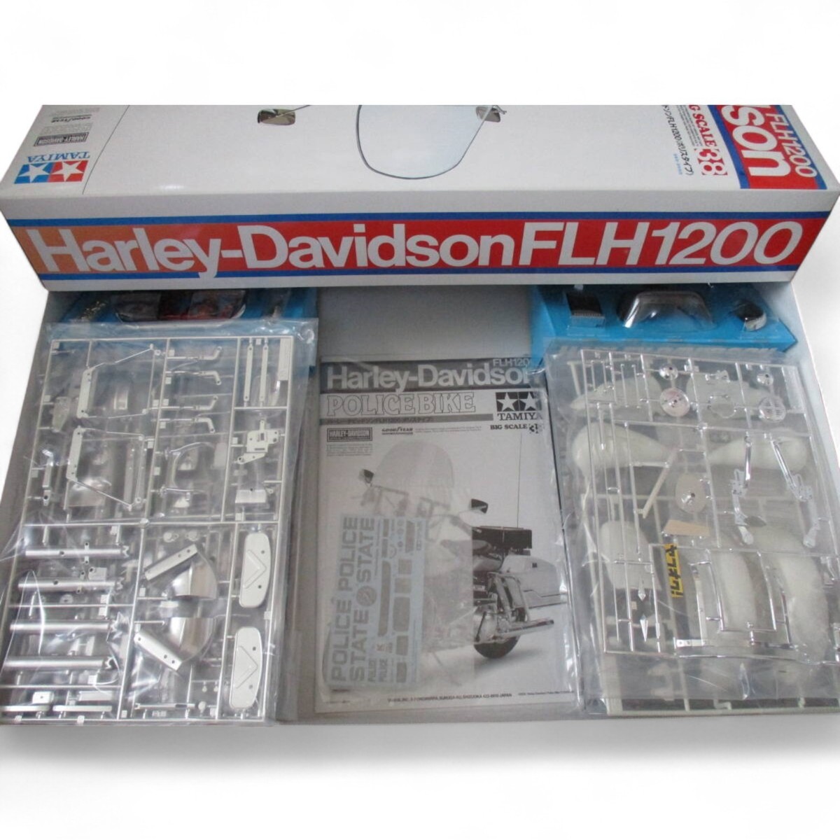 Tamiya 1/6 Harley-Davidson FLH1200 Police Bike Model Kit