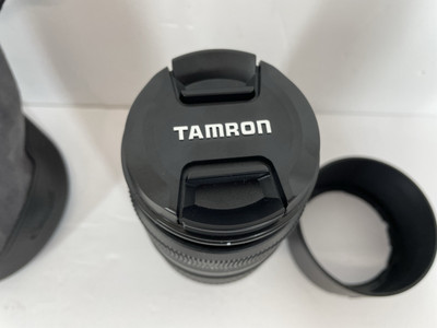 TAMRON Telephoto Zoom Lens AF 70-300mm F4-5.6 Di LD MACRO 1