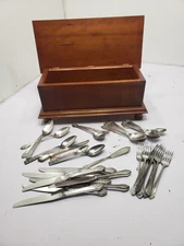 Vintage Oneida LTD 1881 Rogers  Silverplate Flatware 38 Piece w/ Wooden Box