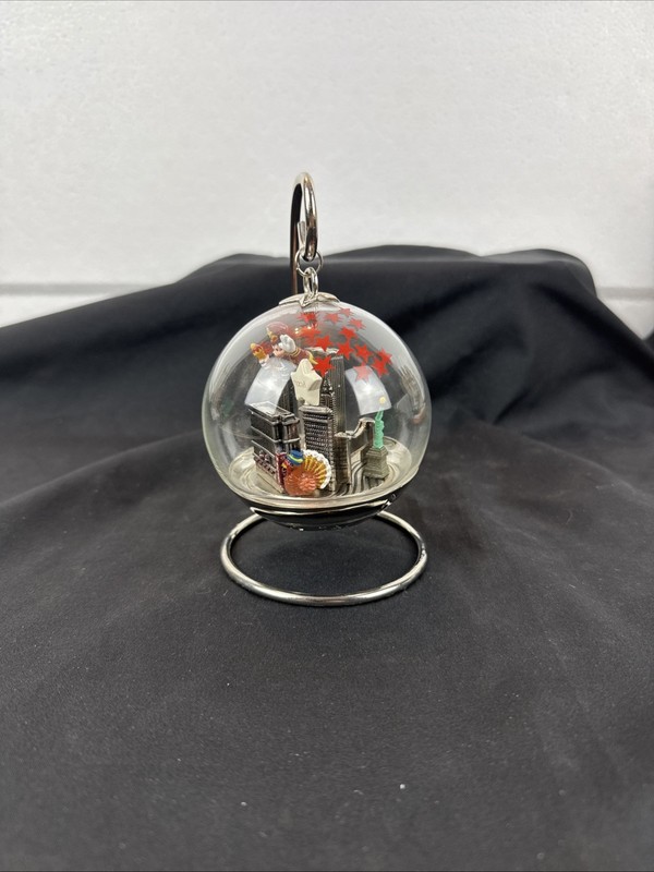 Lenox Macy’s Parade Bandleader Mickey New York Twin Towers 2000 Ornament #TB41