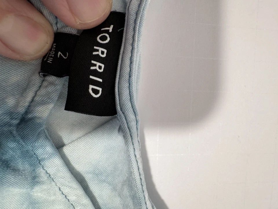 Cami de callo elástico suave cuello en V tórrido talla 2 (16/18) verde azulado tie-dye Foto 2 de 3