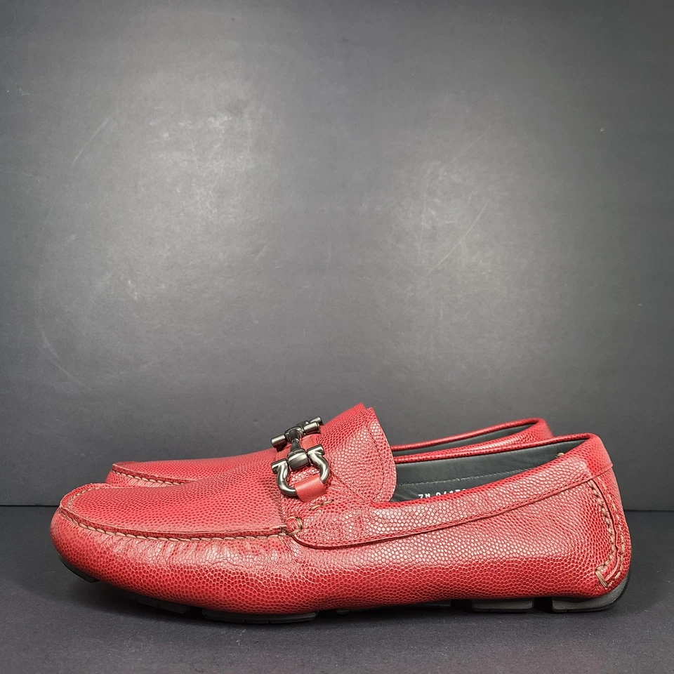 Driver masculino Salvatore Ferragamo com mocassins Gancini couro pebbled vermelho EUA 8,5 - Imagem 3 de 4