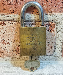 【US仕入れ】 Ford Brass Padlock フォード 南京錠 Ford Padlock | eBay