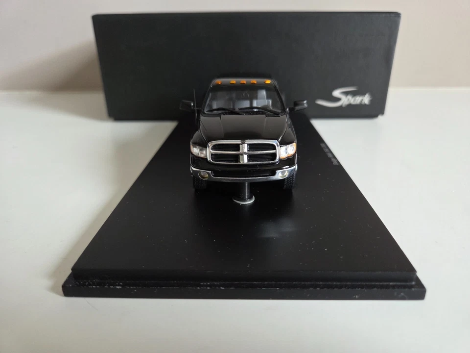 Spark 1/43 Dodge RAM 3500 - Nero - 2005 - S0869 - Immagine 2 di 4