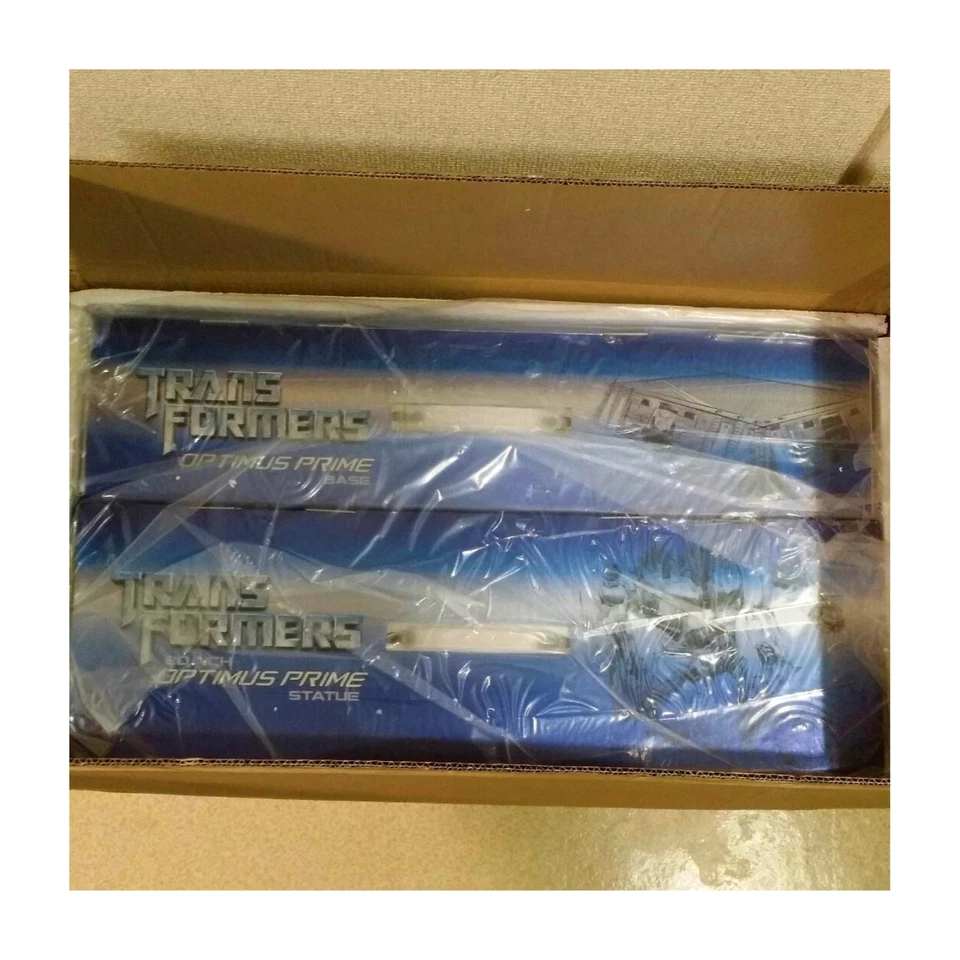 Unused Calibre 20" Optimus Prime Statue Transformers Limited Edition 1/500 Note - Image 2 of 4
