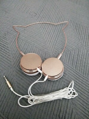 Nanette Lepore Wired Cat Ear Headphones rose pink, (In good very condition)