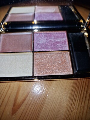 NEU Sleek Make up Highlighting Palette