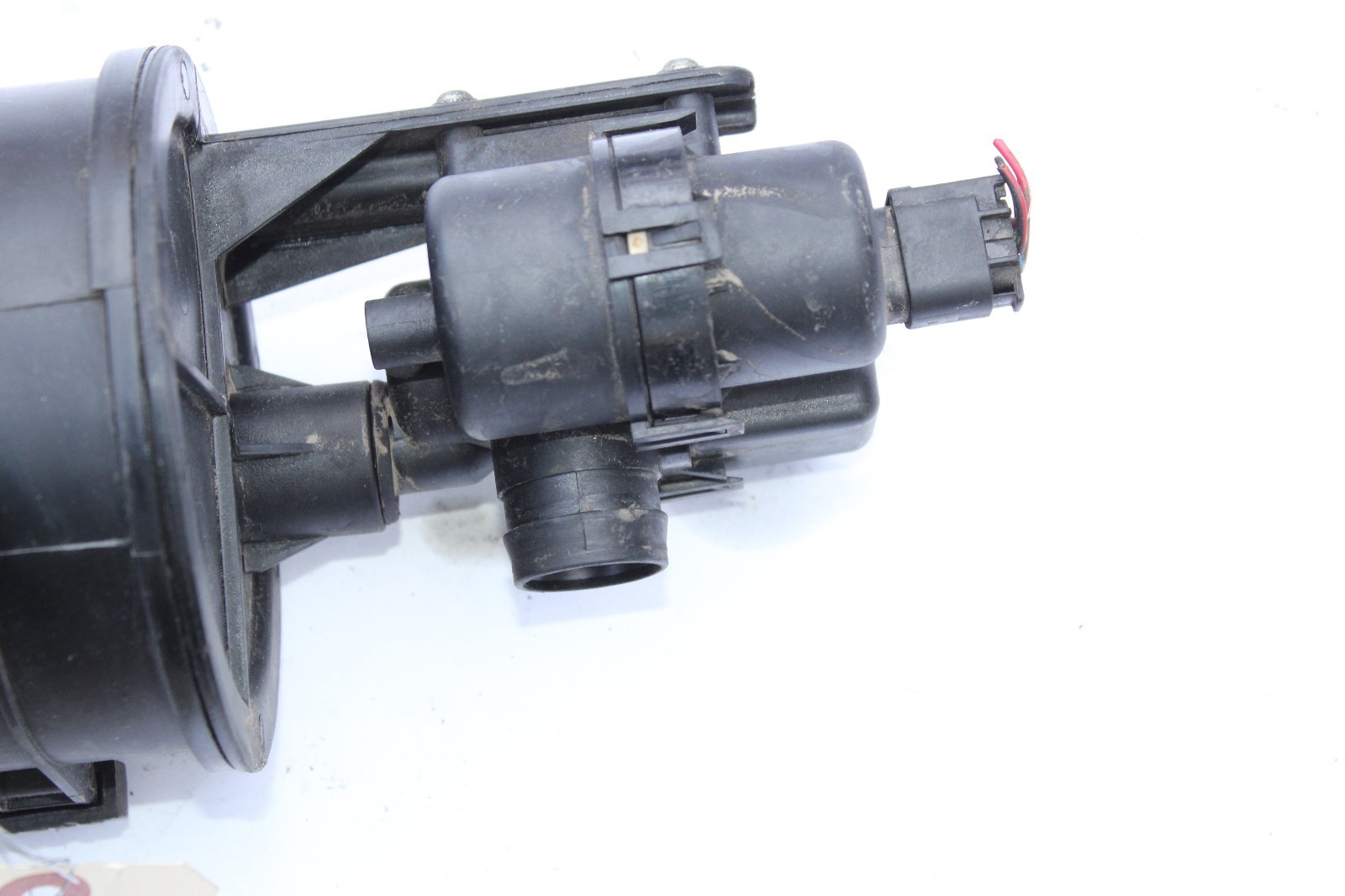 20002006 BMW 325Ci E46 CONVERTIBLE FUEL VAPOR EVAPORATOR CHARCOAL