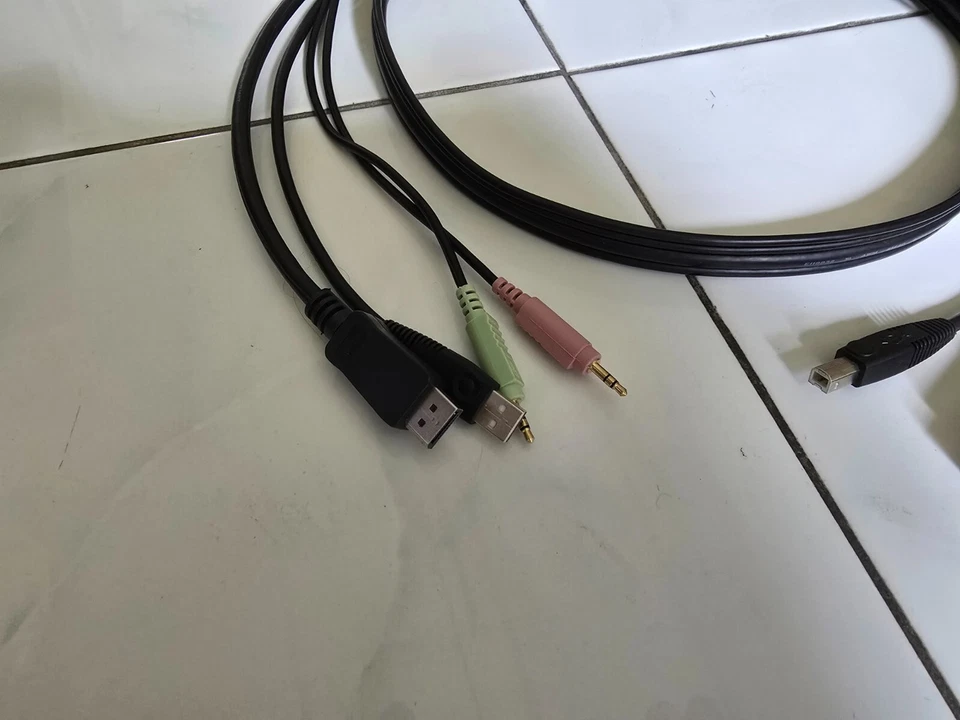 2 x Startech 6 футов 4-в-1 USB дисплейпорт KVM переключатель кабель с аудио и микрофоном - Изображение 2 из 4